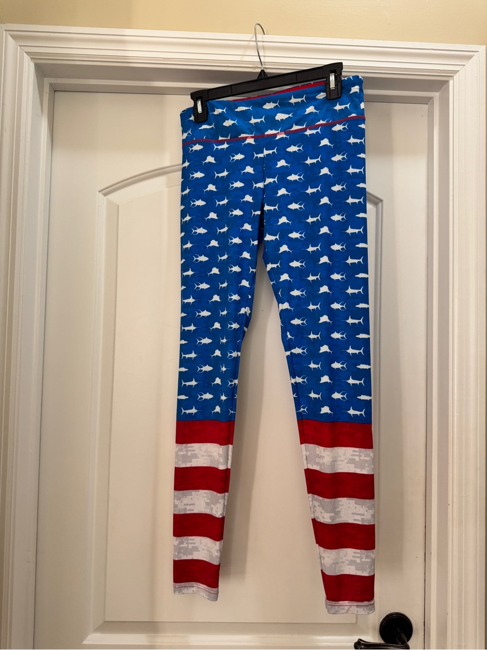 Pelagic Blue & Red Shark-Print Leggings